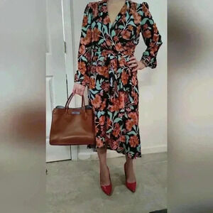 Diane Von Furstenberg iconic wrap dress Sz M worn once